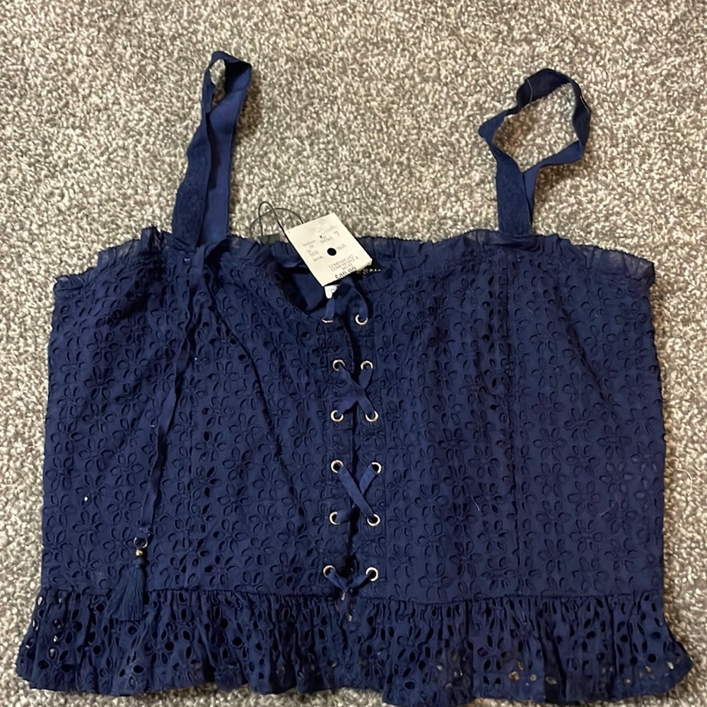 N E W Super cute front lace up shirt